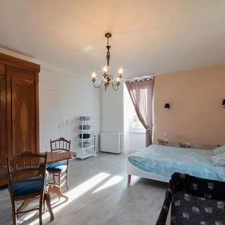La Maison Du Soleil Avec Jacuzzi 6p Holiday home