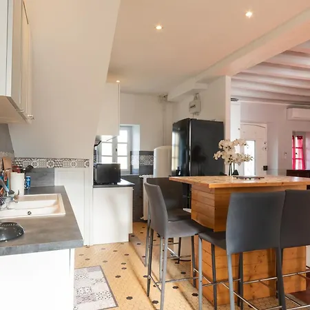 Feriehus La Maison Du Soleil Avec Jacuzzi 6p
